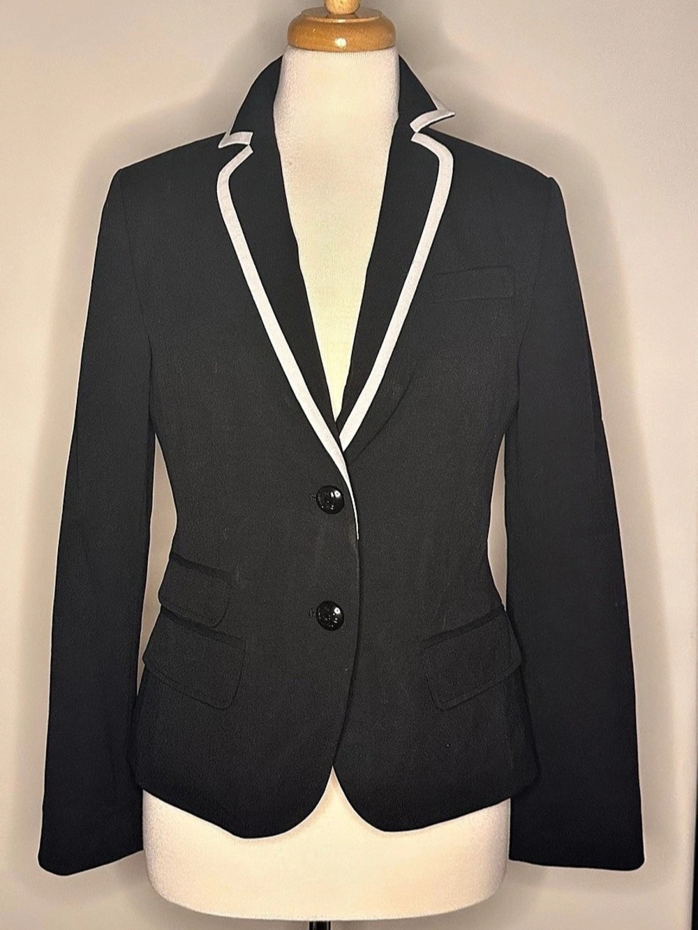 QMack Contrast Trim Blazer in Black & White Size Small Like New